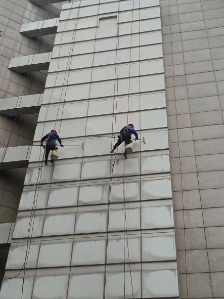 东兴区高空外墙清洗